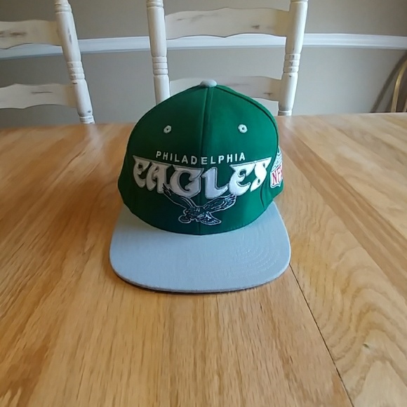 Mitchell Ness Retro Eagles Hat Nwot 